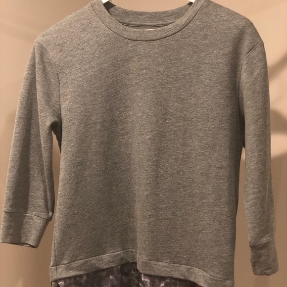 Sweatshirt w/BLING 💍 - Picture 2 of 6